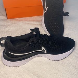 Nike React Infinity Run Flyknit 2 – Black Running Sneakers (Women’s 8)